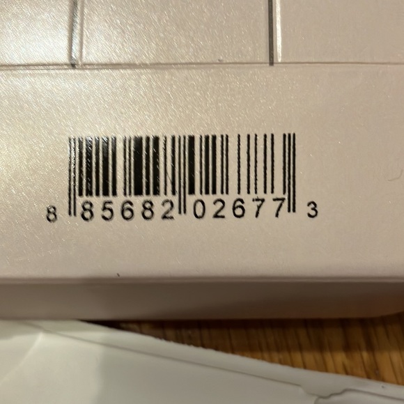 NIB Merle Norman Total Finish Compact Makeup “Toffee” - Picture 3 of 4